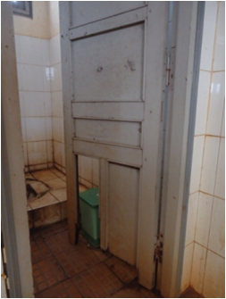 Nhà[-]vệ[-]sinh[-]hư[-]hỏng,[-]thầy[-]trò...[-]nín[-]tiểu